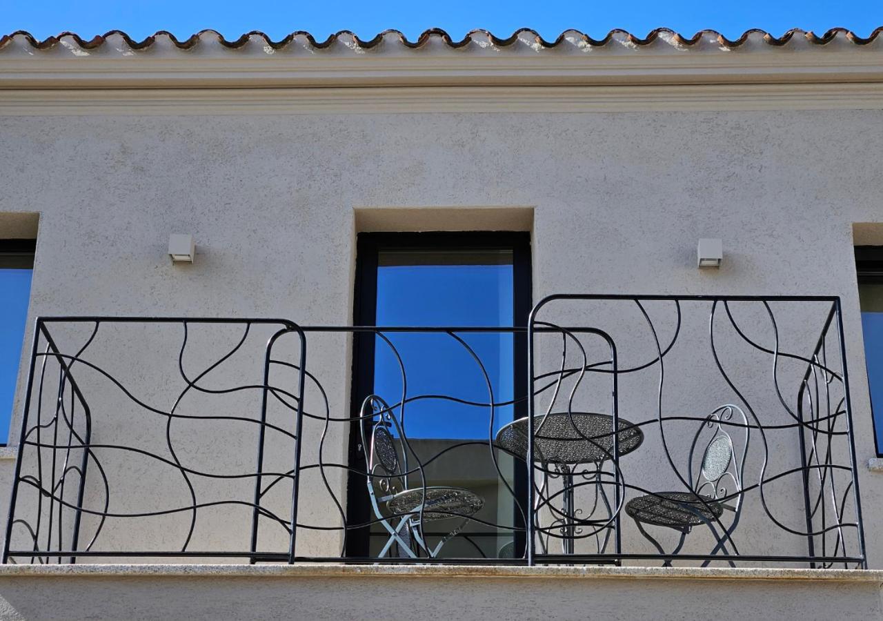 Rayuela Suites San Pantaleo Exterior foto